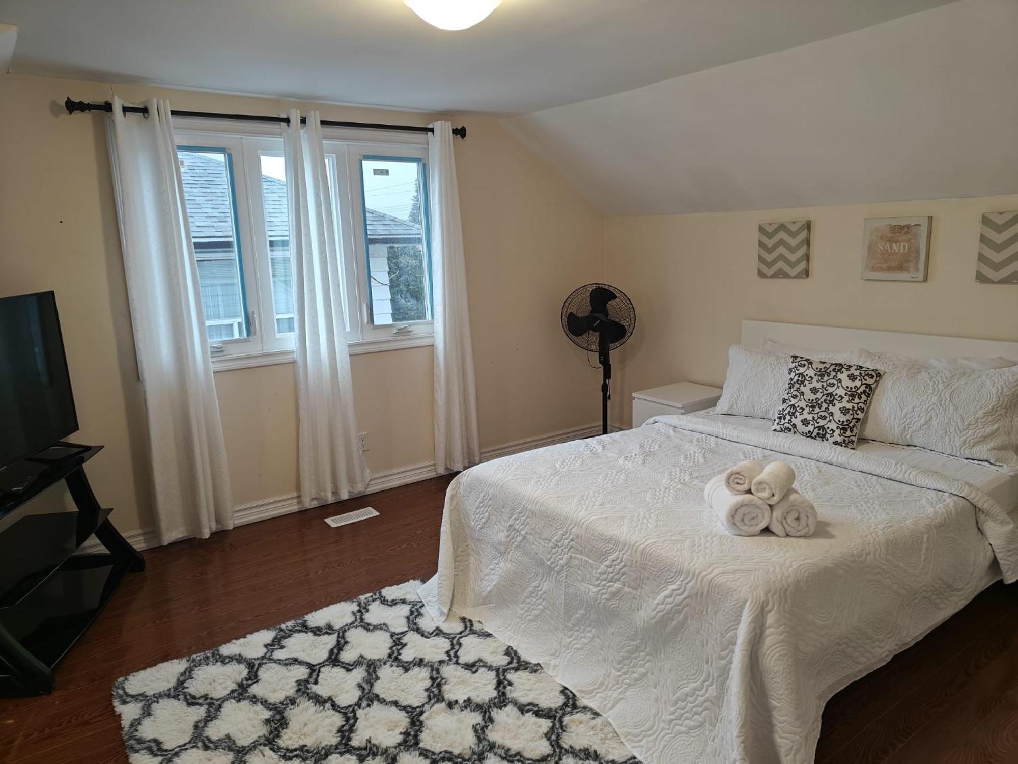 Spacious Mbr Near Kennedy Subway & Go Toronto Exterior foto